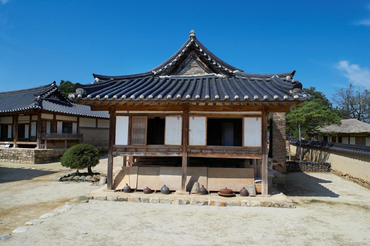 アンドン Bukchondaek Bed & Breakfast エクステリア 写真