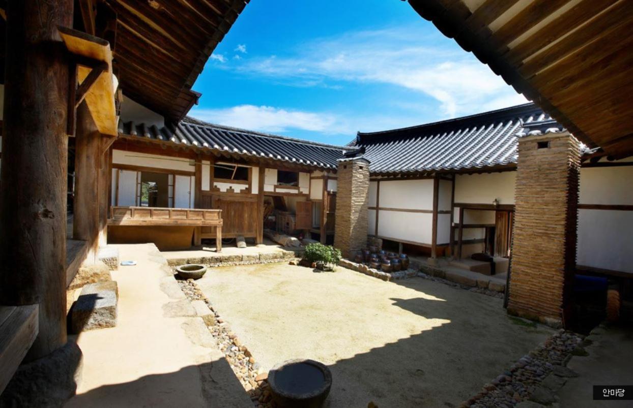 アンドン Bukchondaek Bed & Breakfast エクステリア 写真