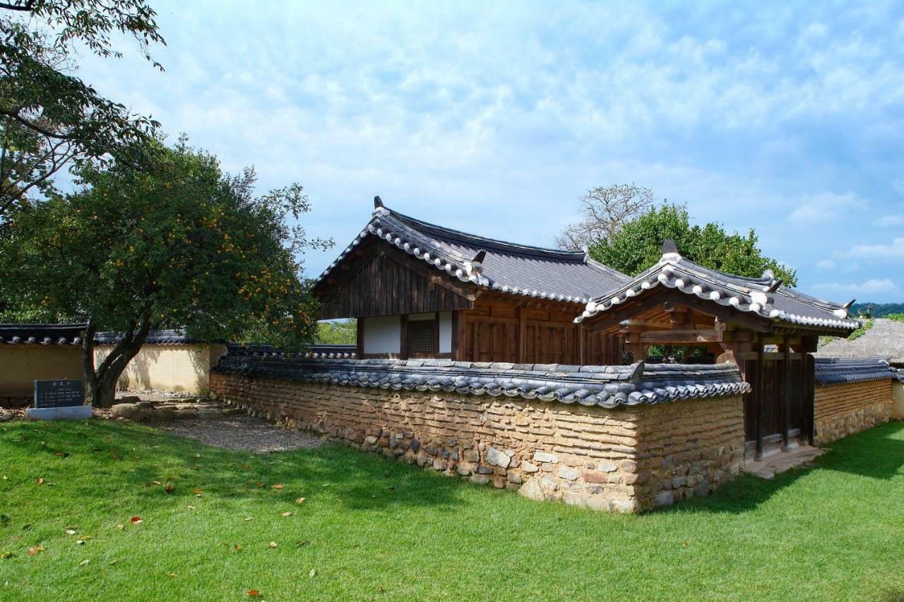 アンドン Bukchondaek Bed & Breakfast エクステリア 写真